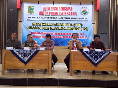 Serda Suratno Mewakili Danramil Hadiri Musyawarah Antar Desa BKAD Karangkobar
