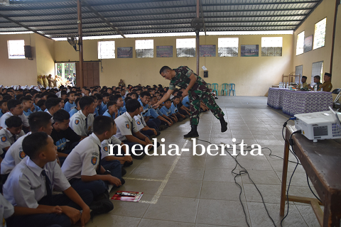 Dandim 0704 Banjarnegara Berikan Materi Wawasan Kebangsaan di SMP Negeri 1 Punggelan