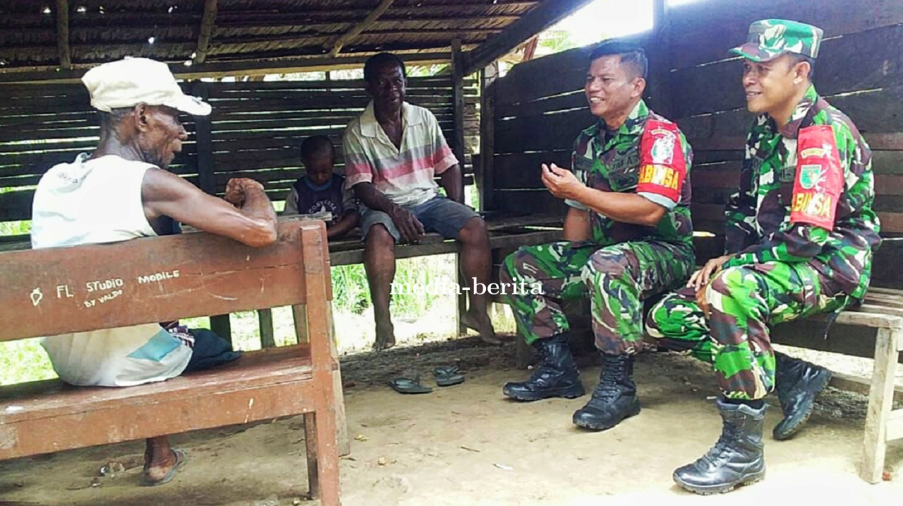 Babinsa Koramil Waris Komsos Dengan Tokoh Adat Himbau Jaga Kamtibmas Jelang Pilkada