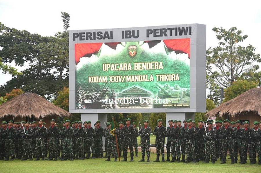 Pangdam XXIV/Mandala Trikora Pimpin Upacara, Tegaskan Komitmen Prajurit Menuju TNI Profesional, Mode