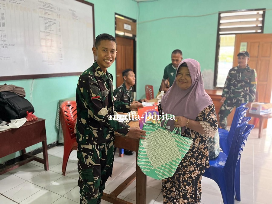 Bikin Haru! Prajurit Yonif TP 860/NSK Gelar Baksos Kesehatan di Waropen